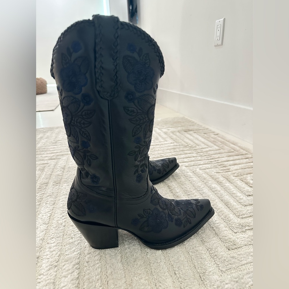 Leather Cowboy heeled boots